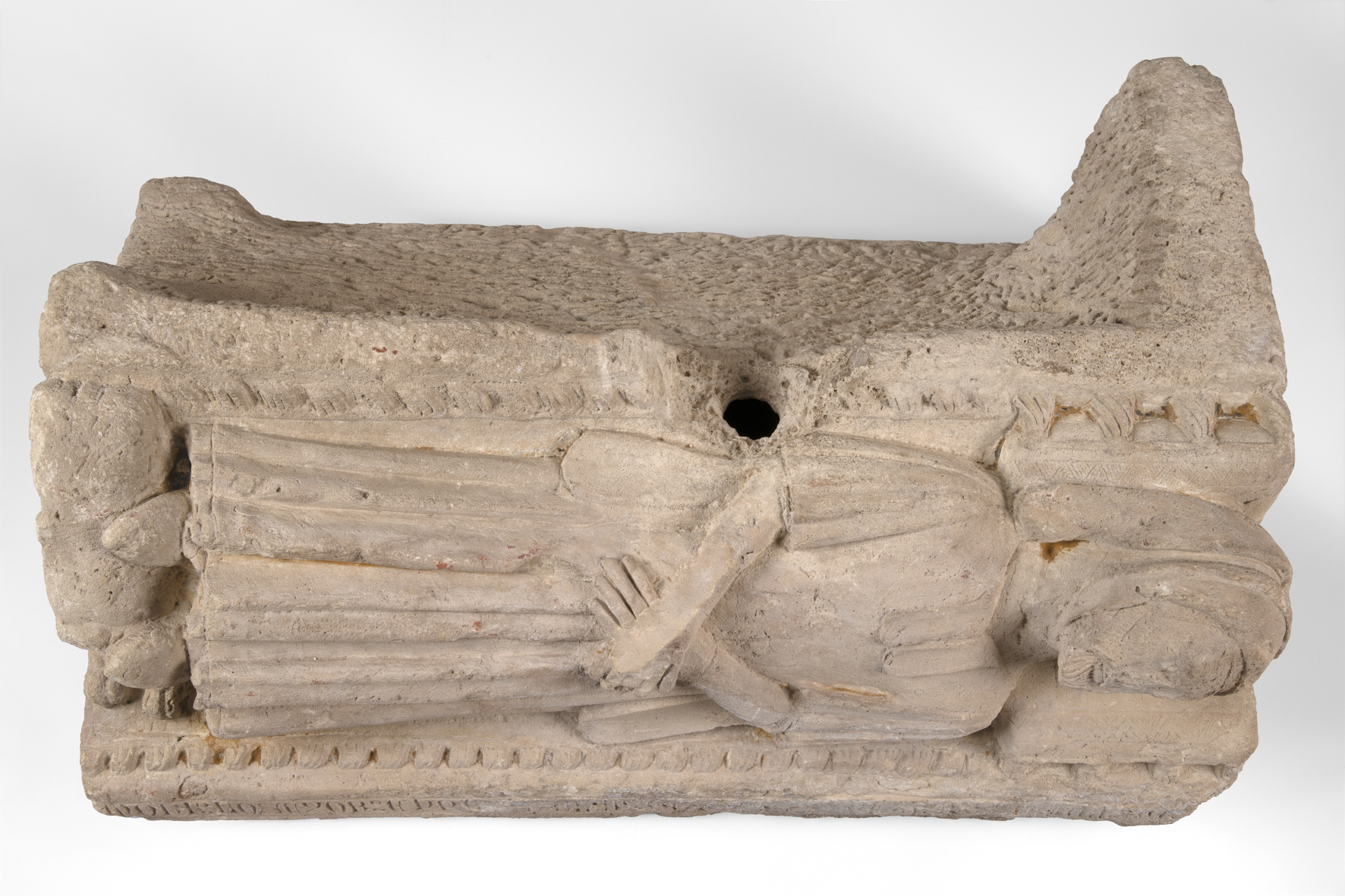Couvercle de sarcophage ossuaire de Perpenya Blan_1
